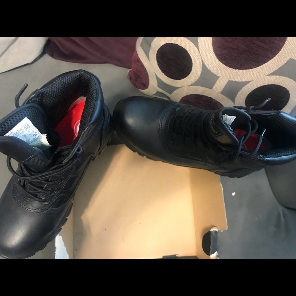 Thorogood leather protective toe workboots.